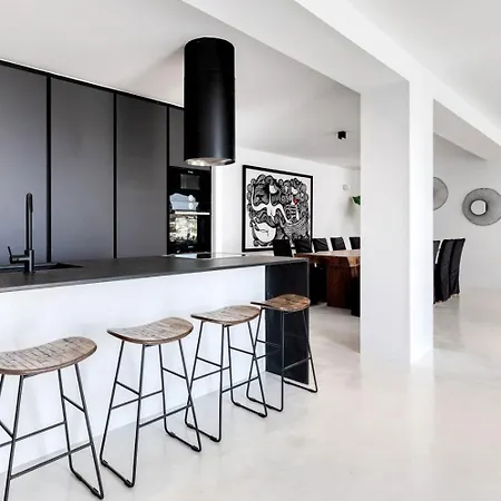 Villa Psarou Black 2 *